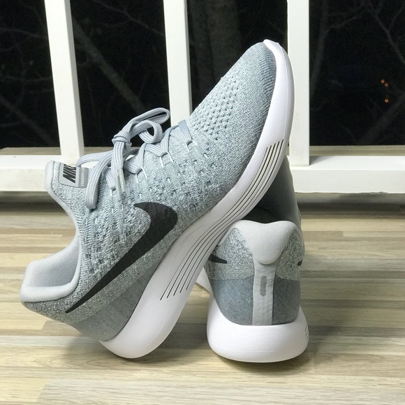 NWT Nike LunarEpic Low Flyknit 2 Wolf Grey WMNS - Picture 6 of 8